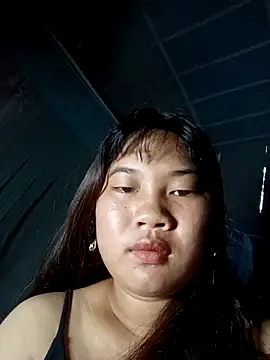 Emelyzz online show from July 29, 2026, 3:04 am