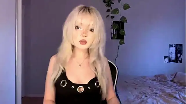 Velvets Vixens01 online show from June 10, 2026, 5:45 pm