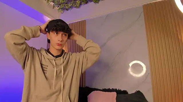 im ethan  online show from June 30, 2026, 11:22 am