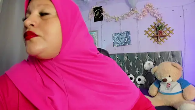 Snapshot of AmiraBakir- chatting on June 22, 2026, 12:24 pm AmiraBakir- online show from June 22, 2026, 12:24 pm