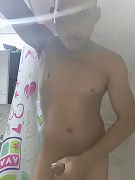 Juniorluzardo online show from July 29, 2026, 8:29 pm