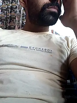 cuteboyaadi online show from June 14, 2026, 2:57 am