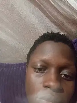 Petitekendy online show from June 11, 2026, 2:26 pm