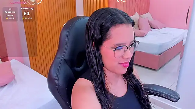 shayra alina online show from July 20, 2026, 4:16 am