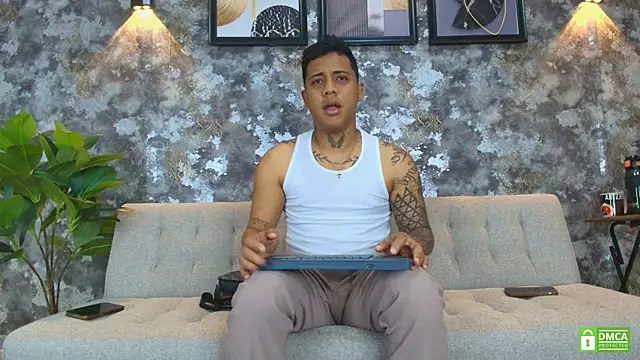 Snapshot of Alejandro_and_Deiby chatting on June 17, 2026, 10:39 am Alejandro and Deiby online show from June 17, 2026, 10:39 am