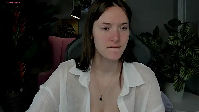Eva Leeee online show from August 6, 2026, 4:58 am