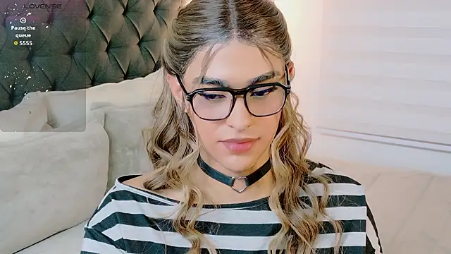 Scarlethvhonparker online show from February 15, 2026, 2:41 am