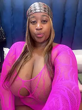 Curveybubbles23 online show from July 29, 2026, 11:14 pm