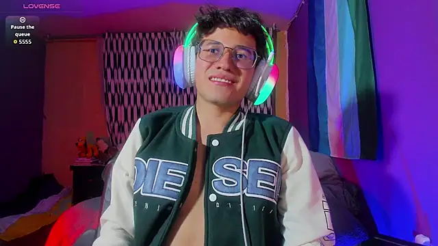 Angelito Twink online show from June 14, 2026, 2:24 am