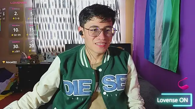 Angelito Twink online show from June 21, 2026, 8:44 pm
