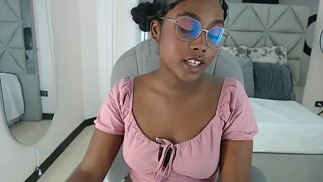 Snapshot of lily_mendoza chatting on July 10, 2026, 7:38 pm lily mendoza online show from July 10, 2026, 7:38 pm
