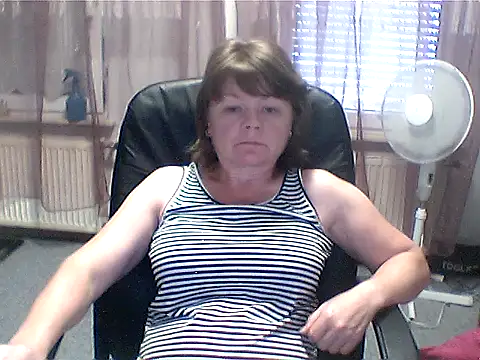 MoonLady40 online show from June 21, 2026, 2:30 pm