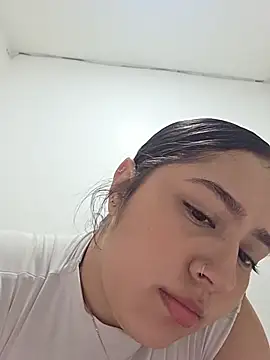aisha duque  online show from July 8, 2026, 10:36 pm