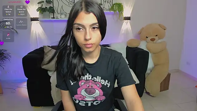 Snapshot of Susy_Doll1 chatting on July 4, 2026, 2:23 pm Susy Doll1 online show from July 4, 2026, 2:23 pm