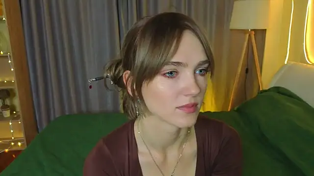 MarielRoloson online show from July 6, 2026, 7:16 pm