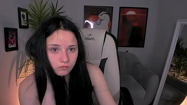 AmeliaRiviera online show from July 6, 2026, 6:43 am