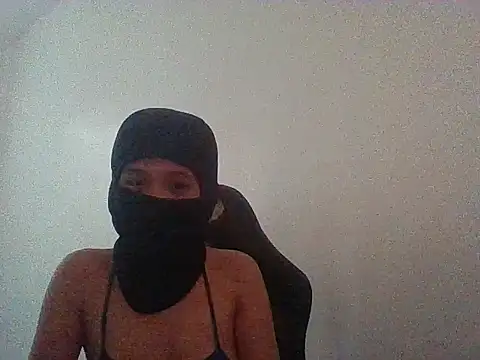 Snapshot of ellaloved chatting on July 15, 2026, 8:19 am ellaloved online show from July 15, 2026, 8:19 am