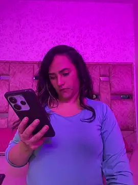 Snapshot of sophia_pink17 chatting on July 14, 2026, 12:44 pm sophia pink17 online show from July 14, 2026, 12:44 pm