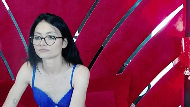 MayaLeey online show from June 15, 2026, 4:20 pm