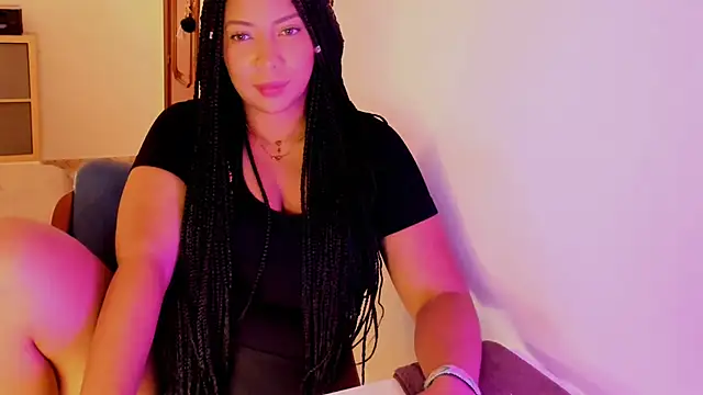 NicolePasqualott online show from October 19, 2025, 7:47 pm