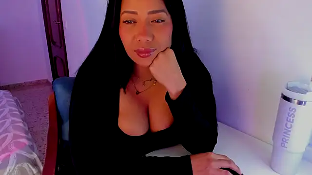 NicolePasqualott online show from December 21, 2025, 10:39 pm