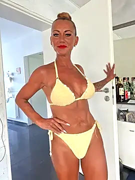 housewifebella online show from August 9, 2026, 11:26 am