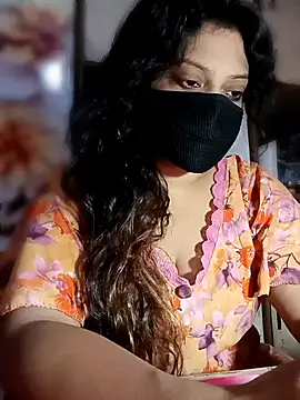 KareenaChopra online show from June 18, 2026, 2:32 pm