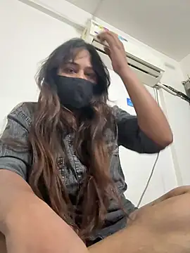 Snapshot of vaani_tyagi chatting on July 4, 2026, 2:23 pm vaani tyagi online show from July 4, 2026, 2:23 pm
