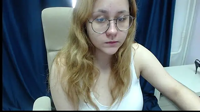 Snapshot of Judith_hypnosiss chatting on June 18, 2026, 5:30 am Judith hypnosiss online show from June 18, 2026, 5:30 am
