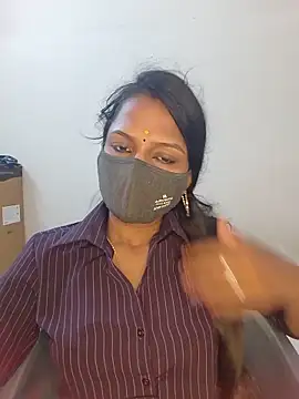 Snapshot of YALINITWO7_TAMIL chatting on June 17, 2026, 10:28 am YALINITWO7 TAMIL online show from June 17, 2026, 10:28 am