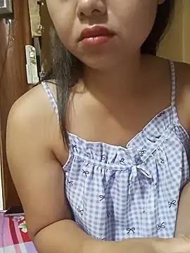 Snapshot of Emma-cutee chatting on July 3, 2026, 3:02 am Emma-cutee online show from July 3, 2026, 3:02 am