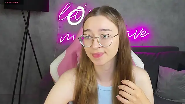 Snapshot of Lucy_Green chatting on June 28, 2026, 1:00 am Lucy Green online show from June 28, 2026, 1:00 am