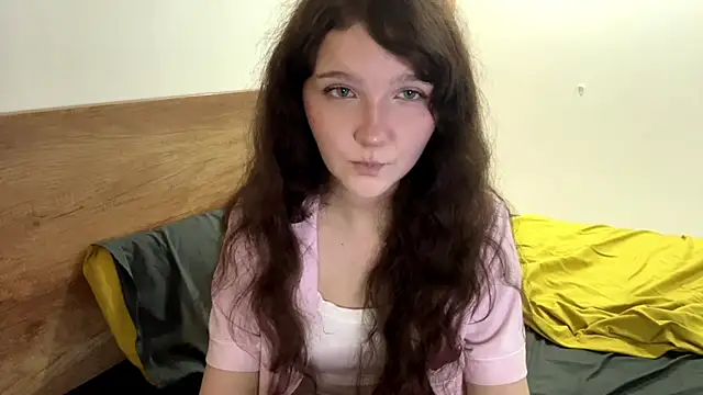 Snapshot of Ela_Wish chatting on July 11, 2026, 7:27 pm Ela Wish online show from July 11, 2026, 7:27 pm