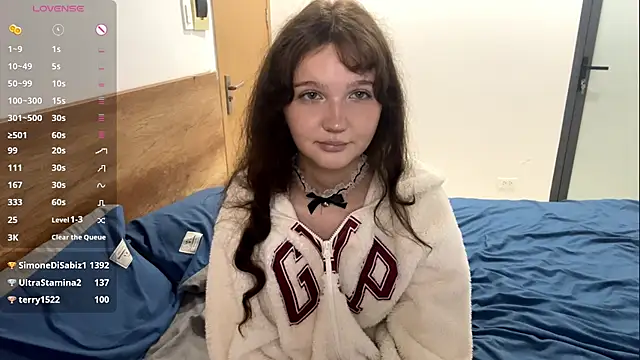 Snapshot of Ela_Wish chatting on July 18, 2026, 7:39 pm Ela Wish online show from July 18, 2026, 7:39 pm