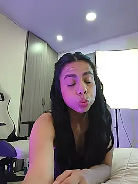 Jasmiinn  online show from July 5, 2026, 3:23 am