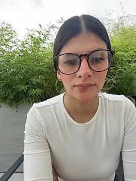 Mia Alanna online show from June 17, 2026, 7:37 pm