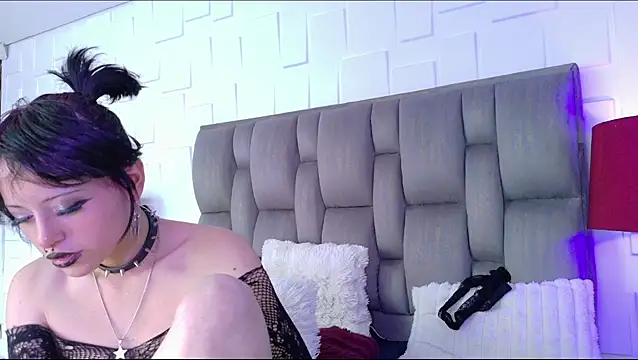ViolettClay online show from June 25, 2026, 5:17 pm