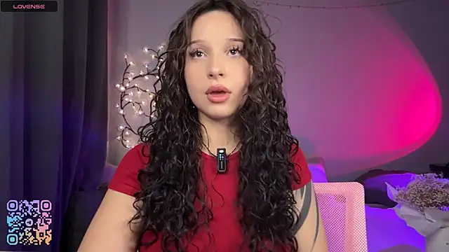 WeepyMoon online show from July 31, 2026, 7:02 pm