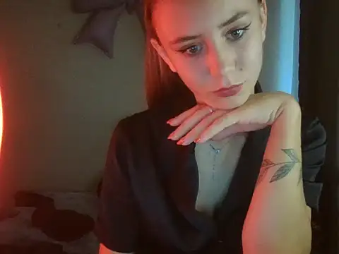 MyLittle Flame  online show from July 4, 2026, 12:22 pm