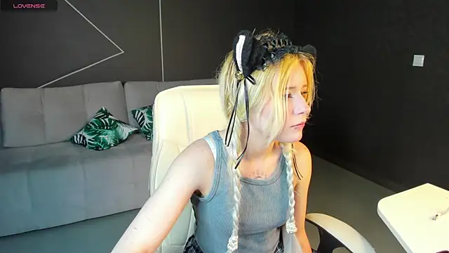 kikipeach online show from June 28, 2026, 12:22 pm