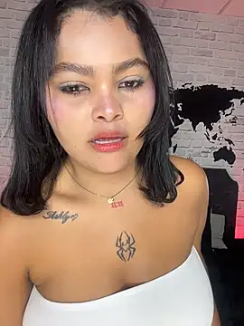HoneyBunXXX online show from July 14, 2026, 1:17 pm