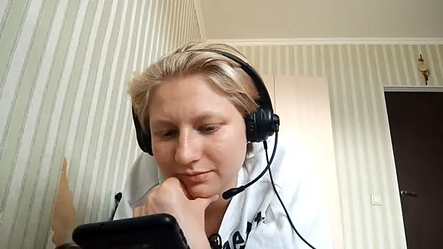 JennyShortcut online show from June 18, 2026, 12:53 pm
