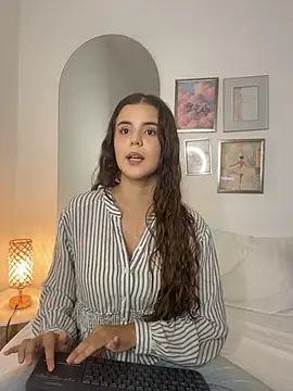 Isabellebotero online show from July 3, 2026, 4:35 pm