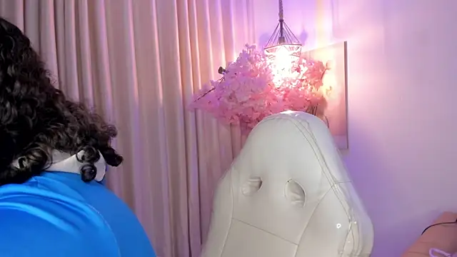 Doll Ivy online show from June 18, 2026, 9:14 am