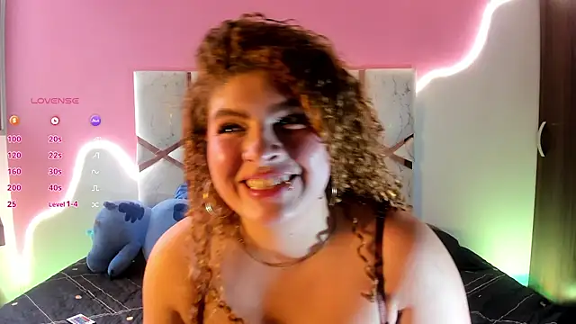 Kiara velez online show from July 31, 2026, 12:59 pm