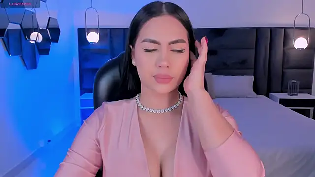 SabrinaMontclair online show from June 29, 2026, 9:15 pm