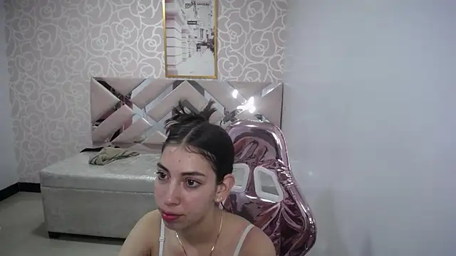 KiaraStar ch online show from July 3, 2026, 7:42 pm