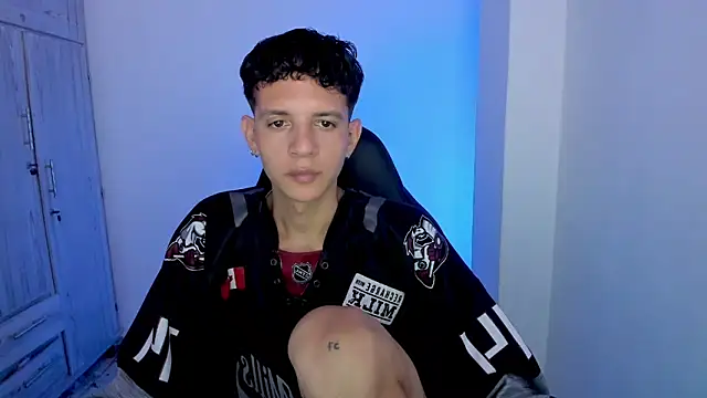 tylerrnova online show from July 2, 2026, 3:23 am