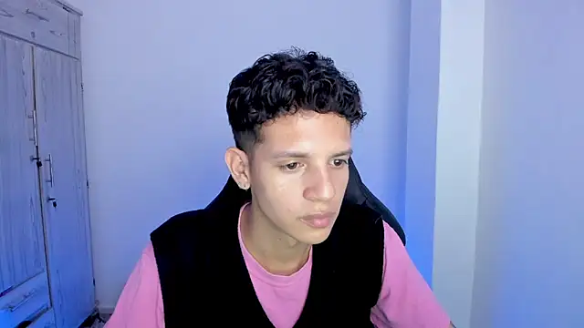 tylerrnova online show from July 5, 2026, 4:19 am