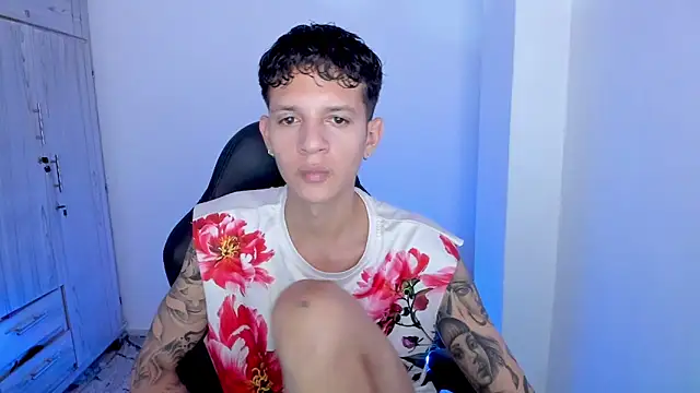 tylerrnova online show from July 6, 2026, 3:47 am